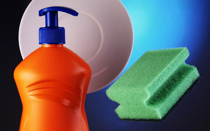 12 Things to Never Wash with Liquid Dish Soap Foroveta