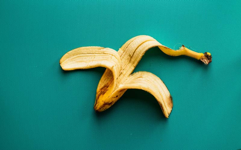 5 Unusual Banana Peel Hacks You Need to Know Foroveta