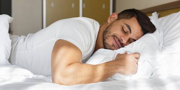 4 Surprising Benefits of Sleeping with a Garlic Clove Under Your Pillow ...